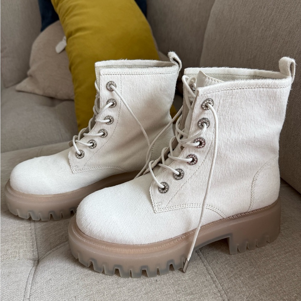 JenniferLe Cream Finch boots 39 8-8.5  only 1 made new